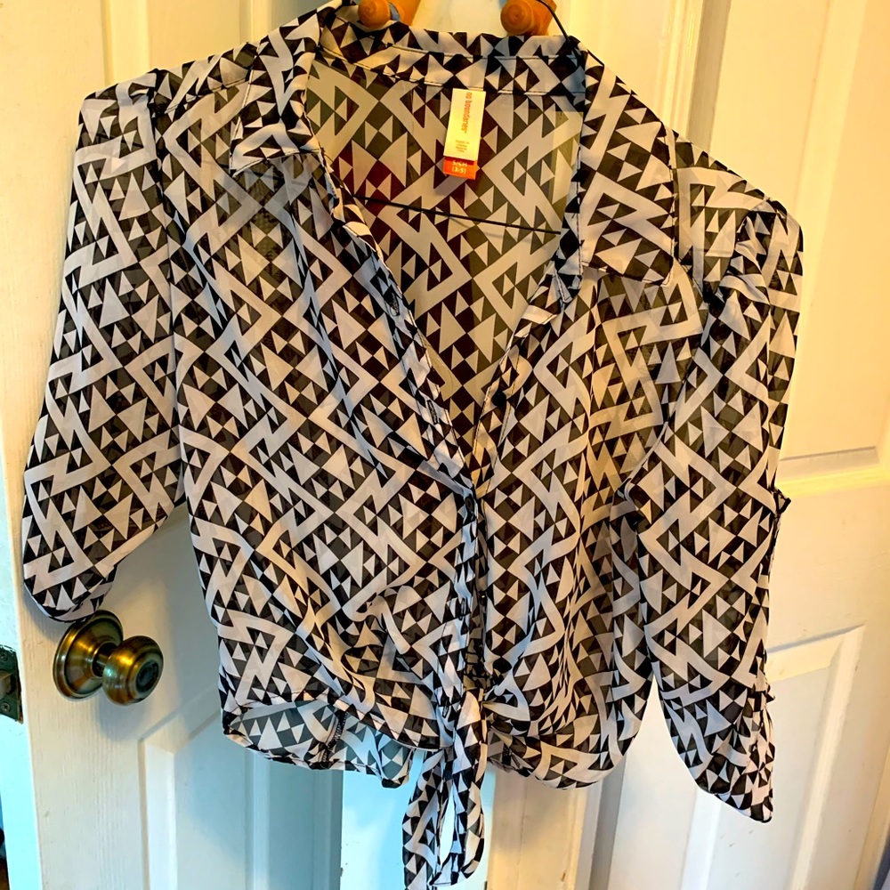 Black and white blouse from no boundaries size3-5